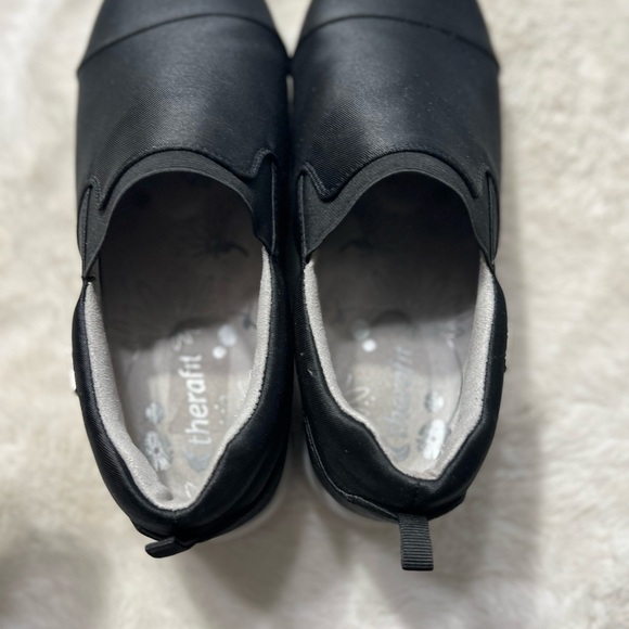 Therafit black Selina lite slip on sneaker womens size 10.5-11 - Picture 13 of 13